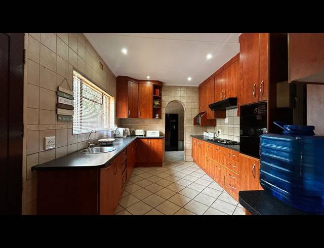 3 BEDROOM HOUSE FOR SALE IN SAFARI GARDENS